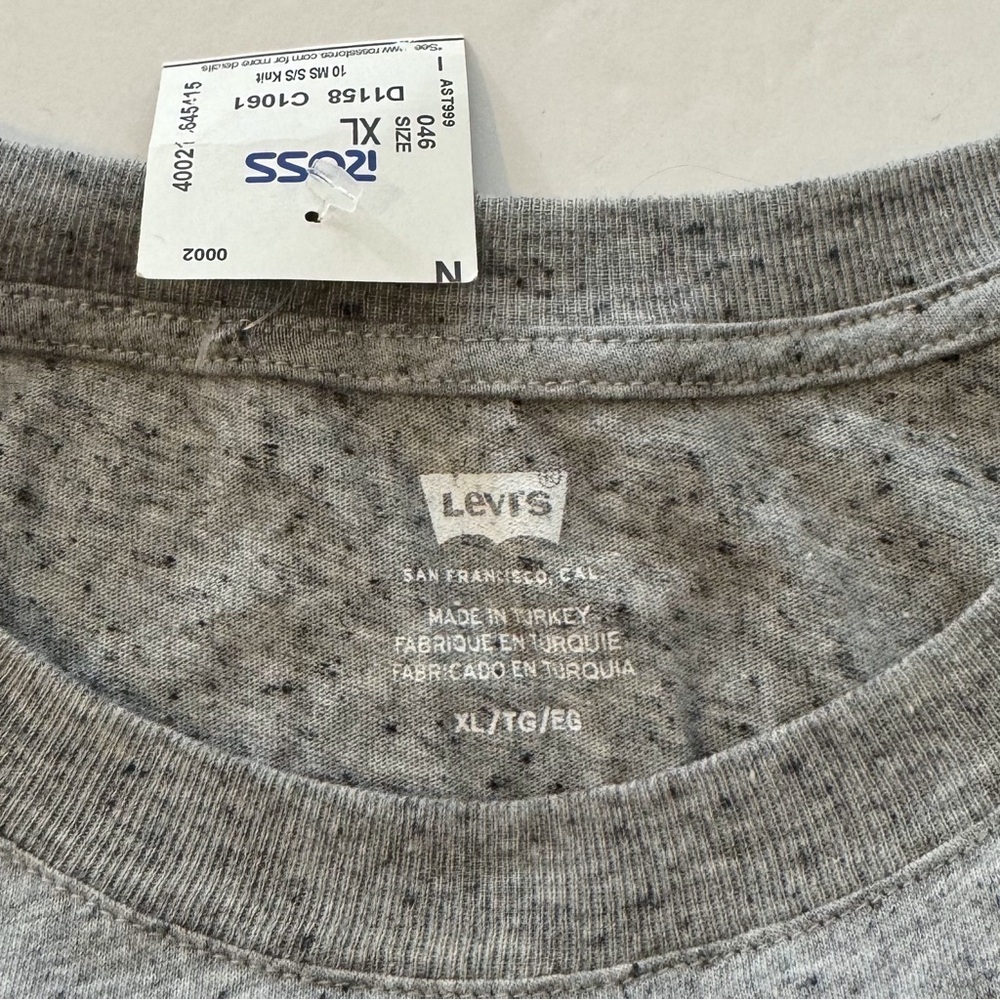 Levi’s Cropped Tank Top - Picture 4 of 4